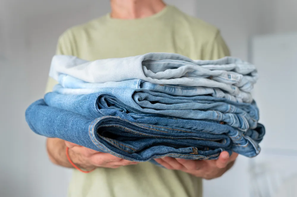 wash and fold services by fabriclean in umm-suqeim